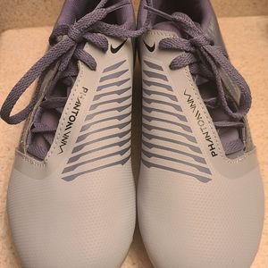 NEW Boys 5.5 Nike Phantom VNM Cleats